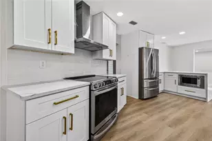 5833 25th St S, Saint Petersburg, FL 33712 - Photo 11