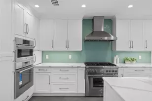 5173 Horseshoe Pl, Saint Petersburg, FL 33703 - Photo 15