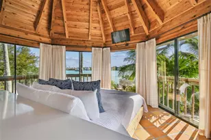 7147 La Lenaire Dr, Longboat Key, FL 34228 - Photo 7