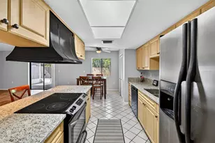 105 Lotus Cir, Safety Harbor, FL 34695 - Photo 5