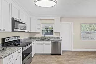 2916 22nd St N, Saint Petersburg, FL 33713 - Photo 5