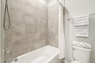 373 Sandbar Ave NE, Saint Petersburg, FL 33716 - Photo 39