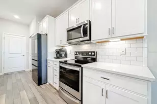 373 Sandbar Ave NE, Saint Petersburg, FL 33716 - Photo 13