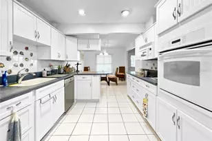 703 Ojai Ave, Sun City Center, FL 33573 - Photo 5