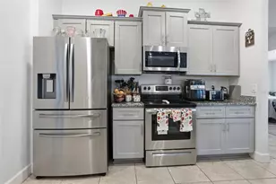 41043 Stanton Hall, Dade City, FL 33525 - Photo 15