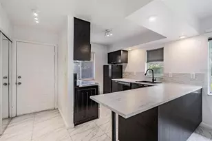 2292 Oak Neck Rd, Clearwater, FL 33763 - Photo 5