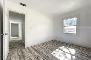 3211 E Chelsea St, Tampa, FL 33610 - Photo 11