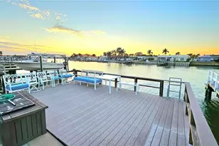 517 Boca Ciega Point Blvd N, Saint Petersburg, FL 33708 - Photo 31