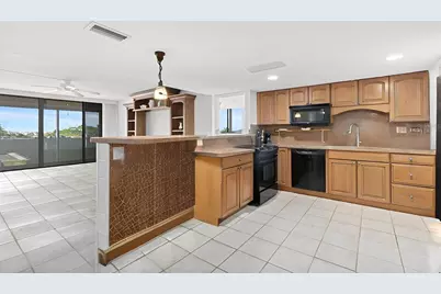 500 Treasure Island Causeway #406, Treasure Island, FL 33706 - Photo 5
