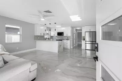 1861 Shore Acres Boulevard NE, Saint Petersburg, FL 33703 - Photo 11