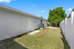 1861 Shore Acres Blvd NE, Saint Petersburg, FL 33703 - Photo 37