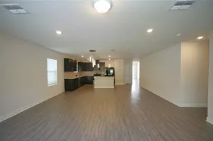 30399 Marquette Ave, Wesley Chapel, FL 33545 - Photo 3