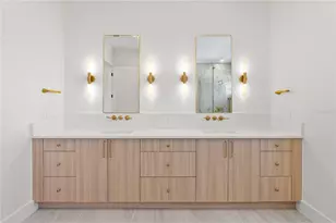 921 12th St N, Saint Petersburg, FL 33705 - Photo 31