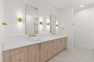 921 12th St N, Saint Petersburg, FL 33705 - Photo 29