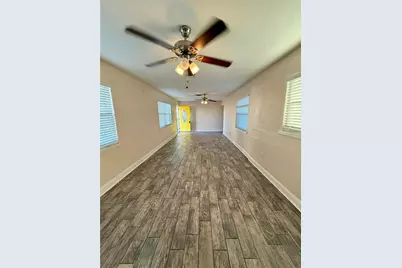 7601 32nd Avenue N, Saint Petersburg, FL 33710 - Photo 5