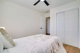 4818 68th St N, Saint Petersburg, FL 33709 - Photo 17