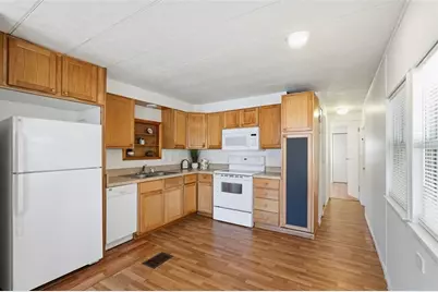 37828 Newal Avenue, Zephyrhills, FL 33542 - Photo 13