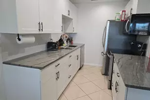 650 Pinellas Point Dr S, Saint Petersburg, FL 33705 - Photo 3