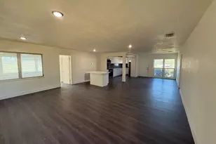 2734 19th St S, Saint Petersburg, FL 33712 - Photo 3