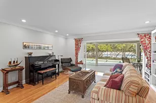 1501 75th Cir NE, Saint Petersburg, FL 33702 - Photo 9