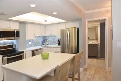 4900 Brittany Drive S #811, Saint Petersburg, FL 33715 - Photo 3