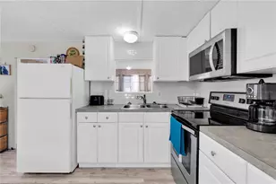 7801 34th Ave N, Saint Petersburg, FL 33710 - Photo 7