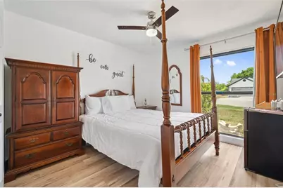 3558 65th Avenue Circle E, Sarasota, FL 34243 - Photo 17