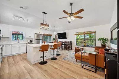 3558 65th Avenue Circle E, Sarasota, FL 34243 - Photo 3