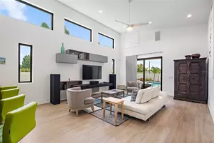 2500 4th Ave S, Saint Petersburg, FL 33712 - Photo 3