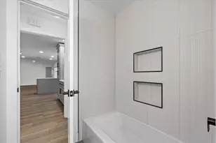 1200 80th St S, Saint Petersburg, FL 33707 - Photo 29