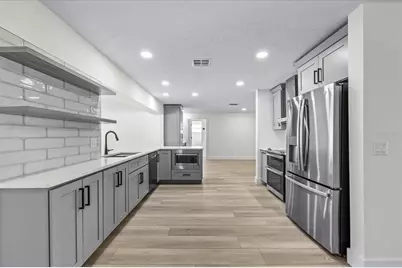 1200 80th Street S, Saint Petersburg, FL 33707 - Photo 11