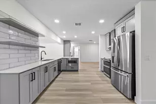 1200 80th St S, Saint Petersburg, FL 33707 - Photo 11