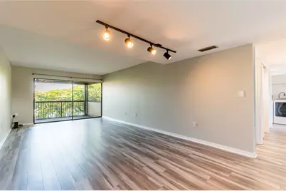 735 S Village Drive N #206, Saint Petersburg, FL 33716 - Photo 9