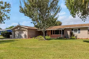 1773 63rd Ave S, Saint Petersburg, FL 33712 - Photo 3