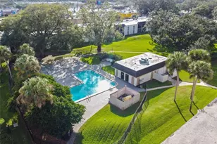 122 N Kings Ave, Brandon, FL 33510 - Photo 11
