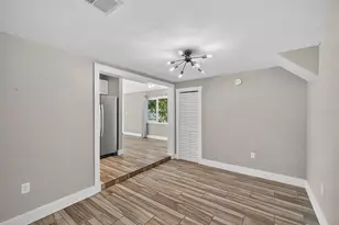 2470 47th St S, Saint Petersburg, FL 33711 - Photo 13