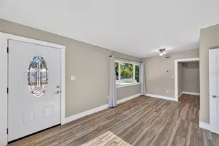 2470 47th St S, Saint Petersburg, FL 33711 - Photo 5