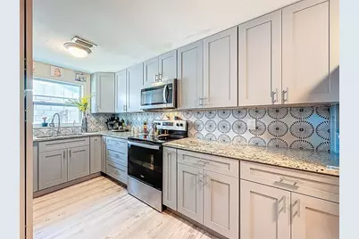 9214 Roundwood Court, Tampa, FL 33615 - Photo 11