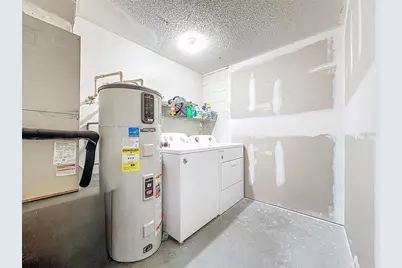 9214 Roundwood Court, Tampa, FL 33615 - Photo 17