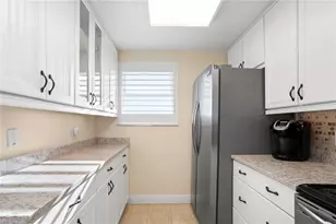 18304 Gulf Blvd, Redington Shores, FL 33708 - Photo 7