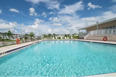 37422 Neukom Avenue, Zephyrhills, FL 33541 - Photo 33