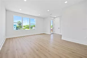 17 29th St N, Saint Petersburg, FL 33713 - Photo 9