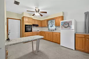 5410 Satsuma Dr, Zephyrhills, FL 33542 - Photo 11