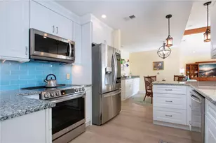 2016 E View Dr, Sun City Center, FL 33573 - Photo 23