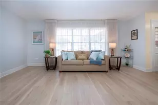 2016 E View Dr, Sun City Center, FL 33573 - Photo 13