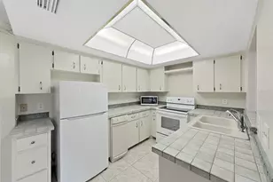 700 Starkey Rd, Largo, FL 33771 - Photo 9