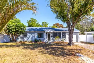 1725 Bradshaw Ln N, Saint Petersburg, FL 33710 - Photo 1