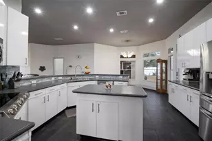 424 Summit Chase Dr, Valrico, FL 33594 - Photo 13