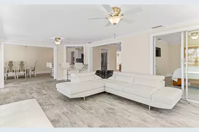 11240 7th Street E, Treasure Island, FL 33706 - Photo 21