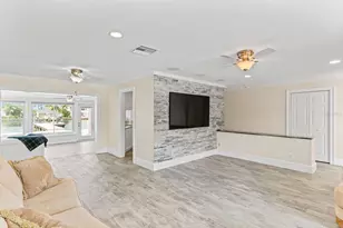 11240 7th St E, Treasure Island, FL 33706 - Photo 11